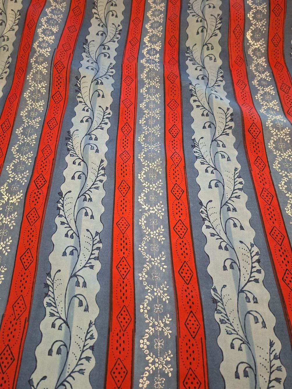 64702.jpg rot blau Neu